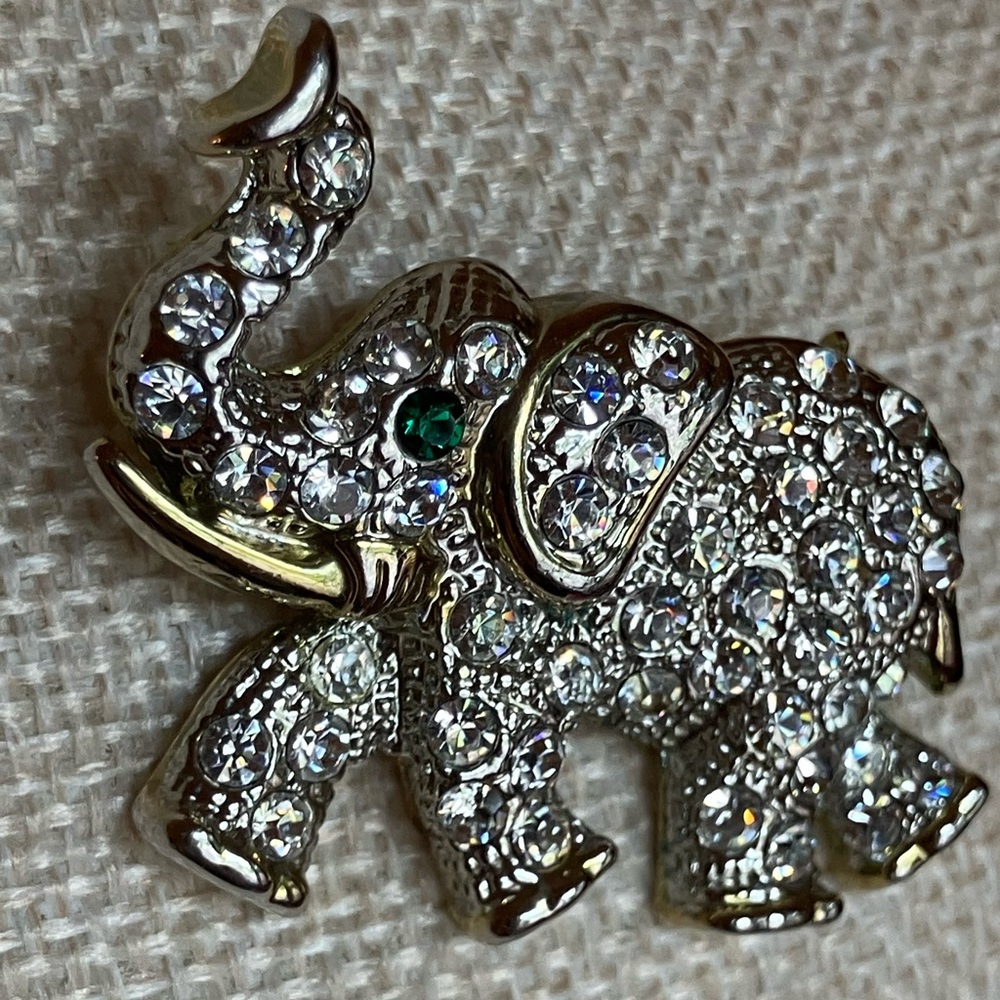 BLING ELEPHANT BROOCH VINTAGE